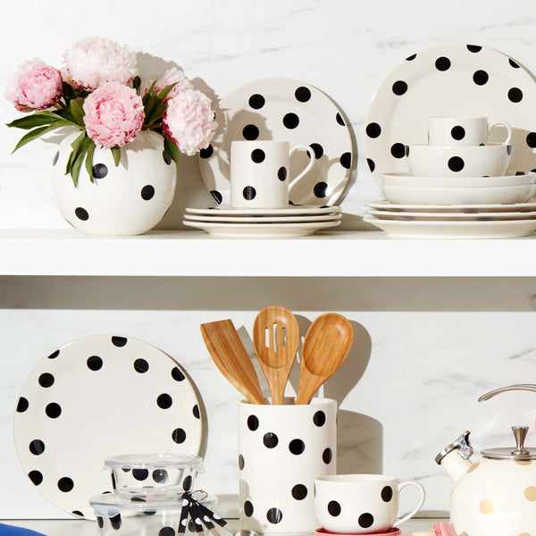 Deco Dot Dinnerware