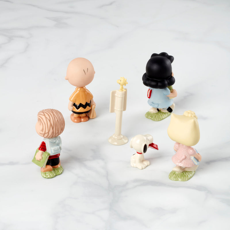 Peanuts 6-Piece Back To School Figurine Set